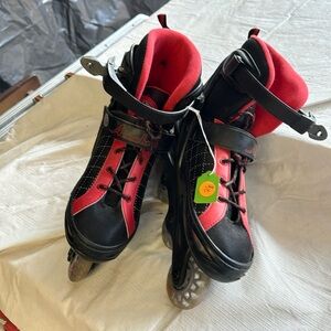 Adjusting roller blades